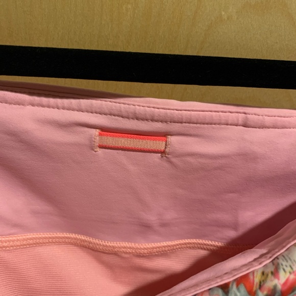 Lululemon run times short - Picture 4 of 6